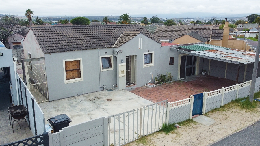 2 Bedroom Property for Sale in Hillcrest Heights Western Cape